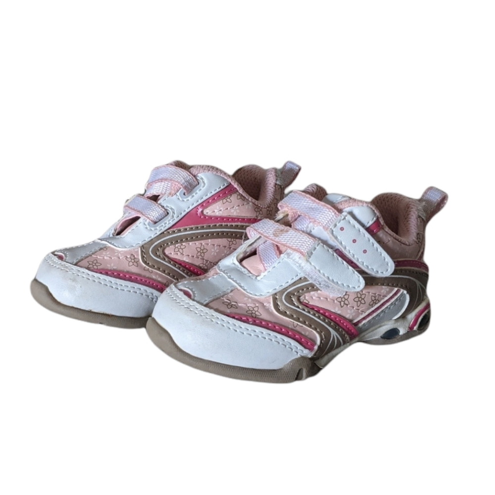 Genuine Kids by Oshkosh Sneakers Size 5